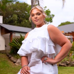 White Frilled Chest Linen